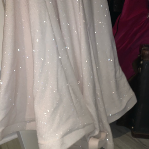 #55187 Jovani White Size 4 Gown - Prom/Pagaent - Picture 12 of 16